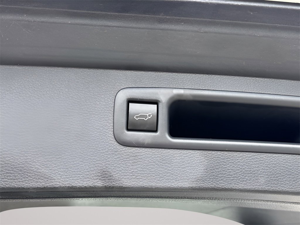 Used 2024 Toyota Highlander LE image 37