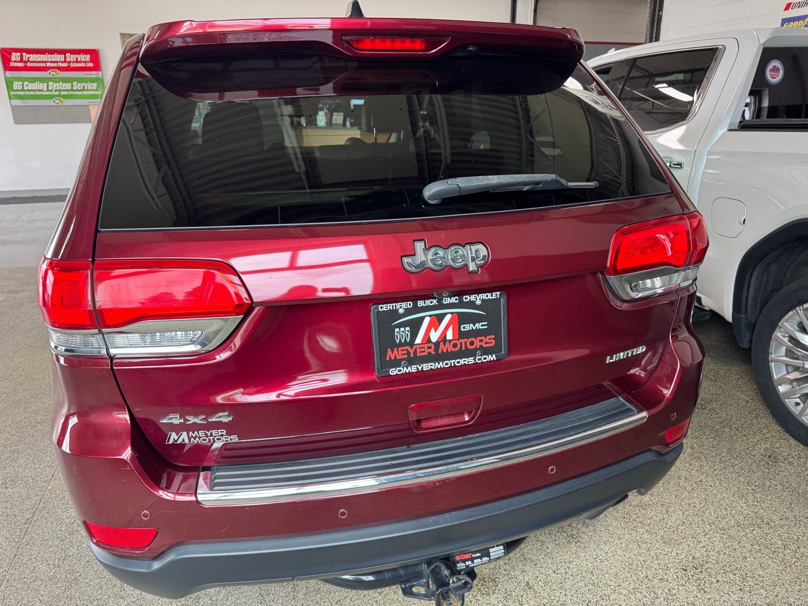 Used 2016 Jeep Grand Cherokee Limited AWD/4WD image 6
