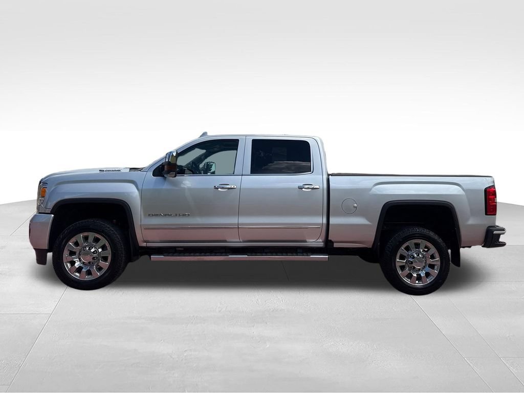 Used 2019 GMC Sierra 2500 Denali w/ Duramax Plus Package AWD/4WD image 4