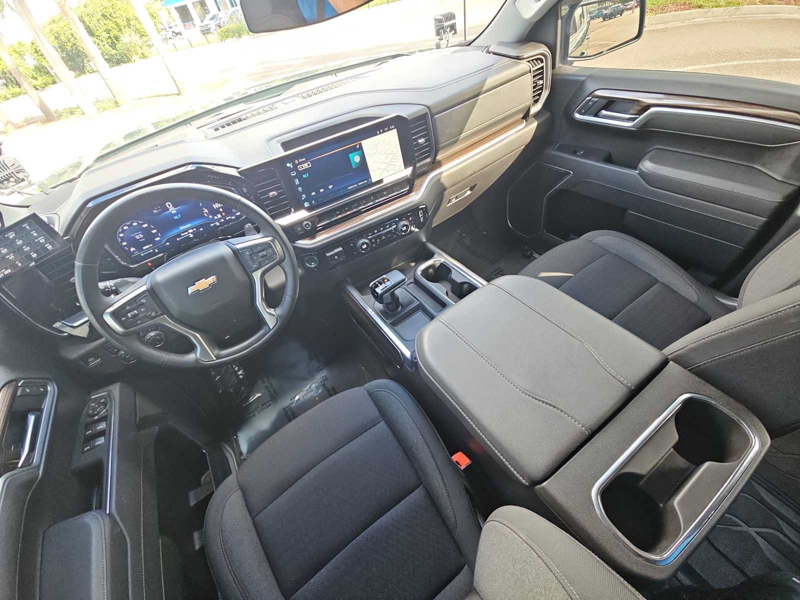 Used 2025 Chevrolet Silverado 1500 LT AWD/4WD image 22
