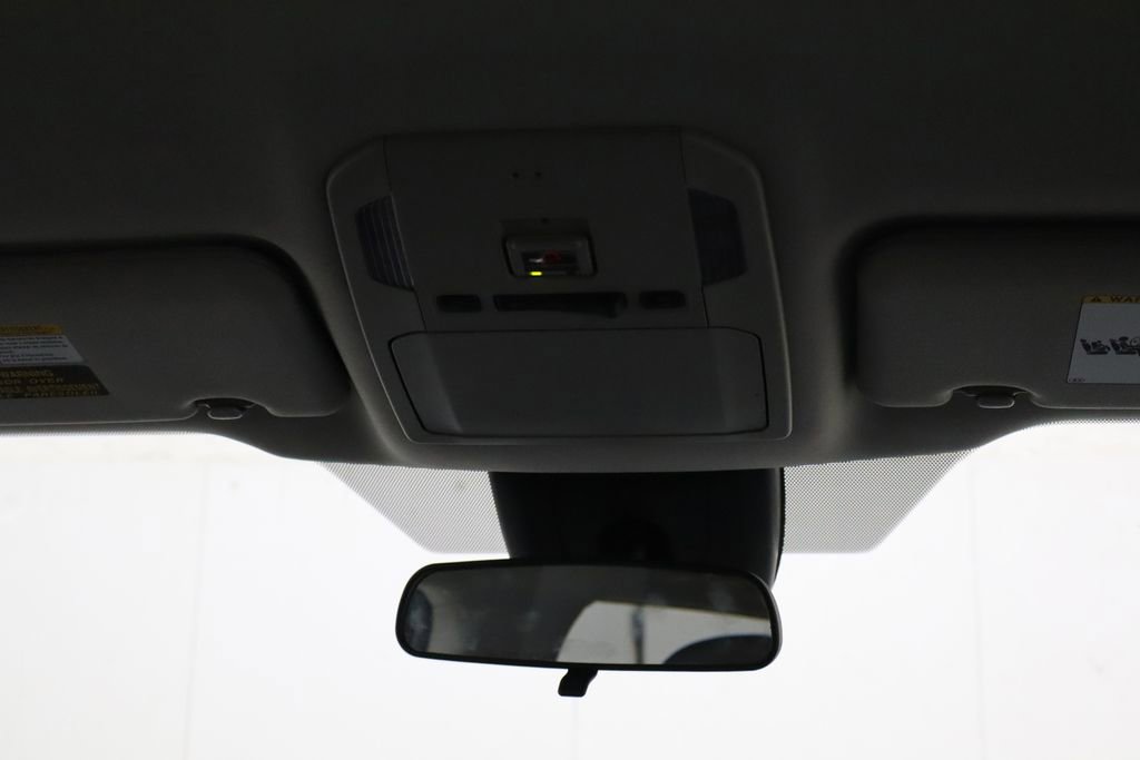 Used 2021 Toyota Highlander L image 28