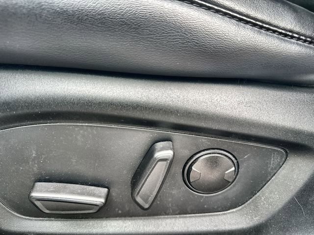 Used 2022 Ford Explorer XLT w/ Equipment Group 202A image 12