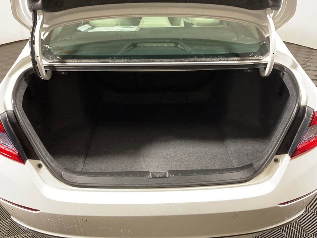 Used 2020 Honda Accord Touring image 16