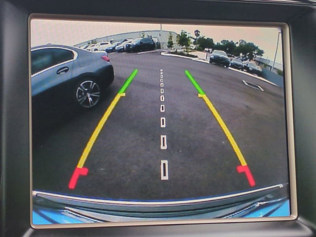 Used 2017 Jeep Grand Cherokee Overland w/ Jeep Active Safety Group image 21