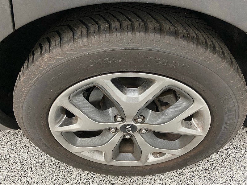 Used 2019 Kia Sorento EX image 48