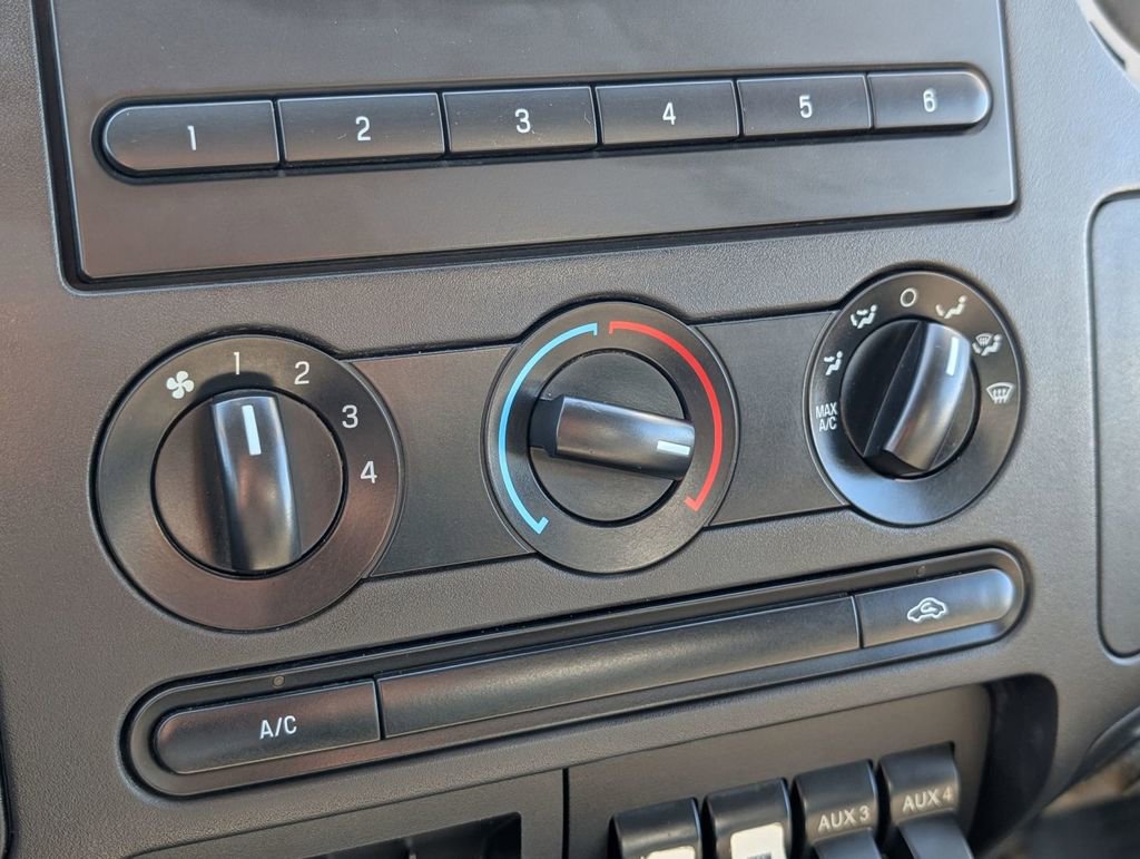 Used 2009 Ford F350 XL image 29