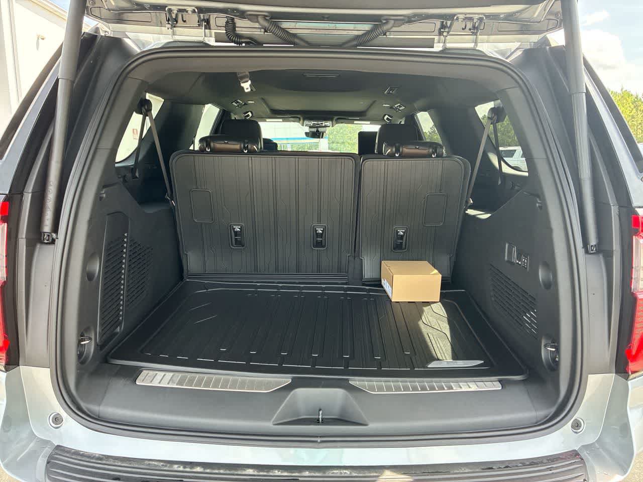 New 2026 GMC Yukon XL Denali Ultimate w/ LPO, Floor Liner Package AWD/4WD image 27