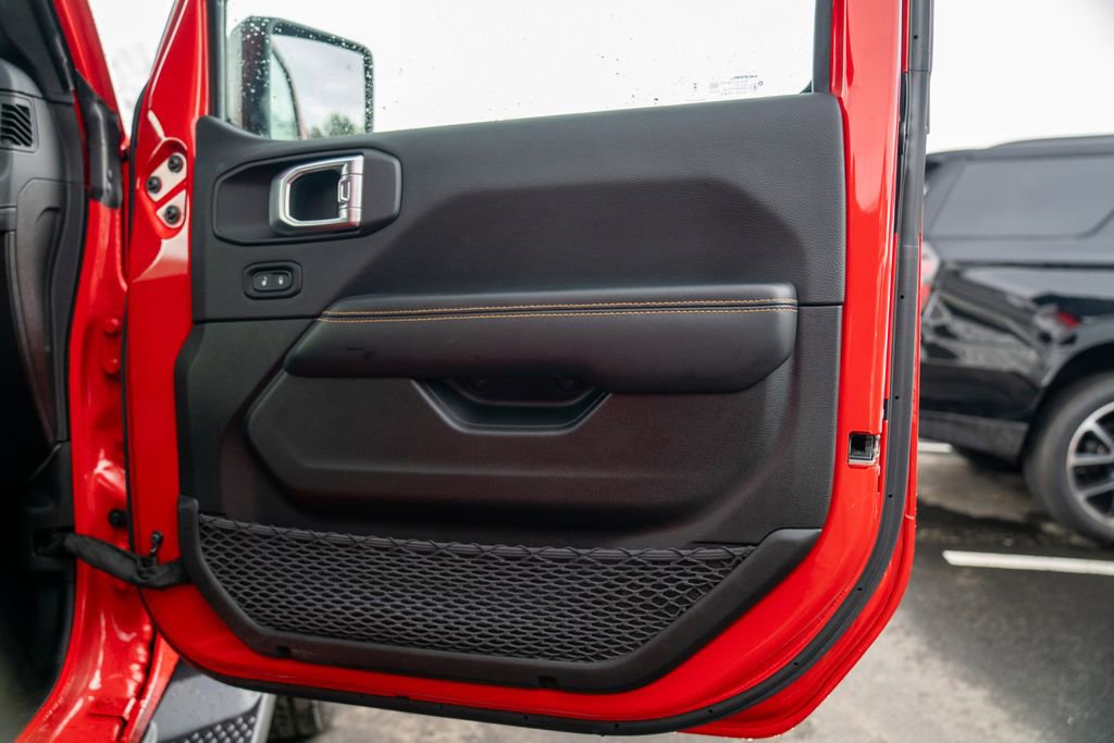 Used 2024 Jeep Wrangler Unlimited Sahara w/ Safety Group image 10