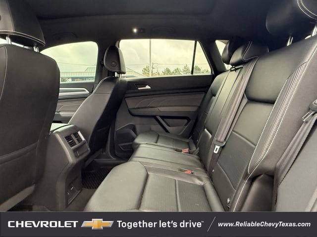 Used 2023 Volkswagen Atlas Cross Sport SEL R-Line AWD/4WD image 30