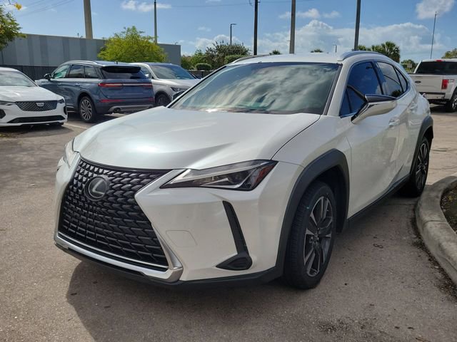 Used 2020 Lexus UX 200 w/ Accessory Package FWD image 3