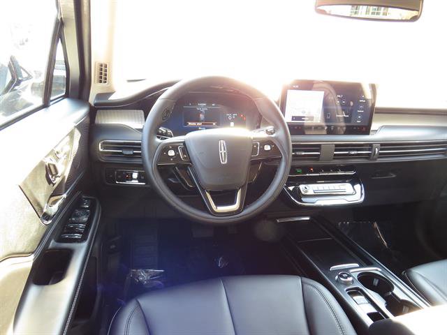 Used 2023 Lincoln Corsair AWD image 8