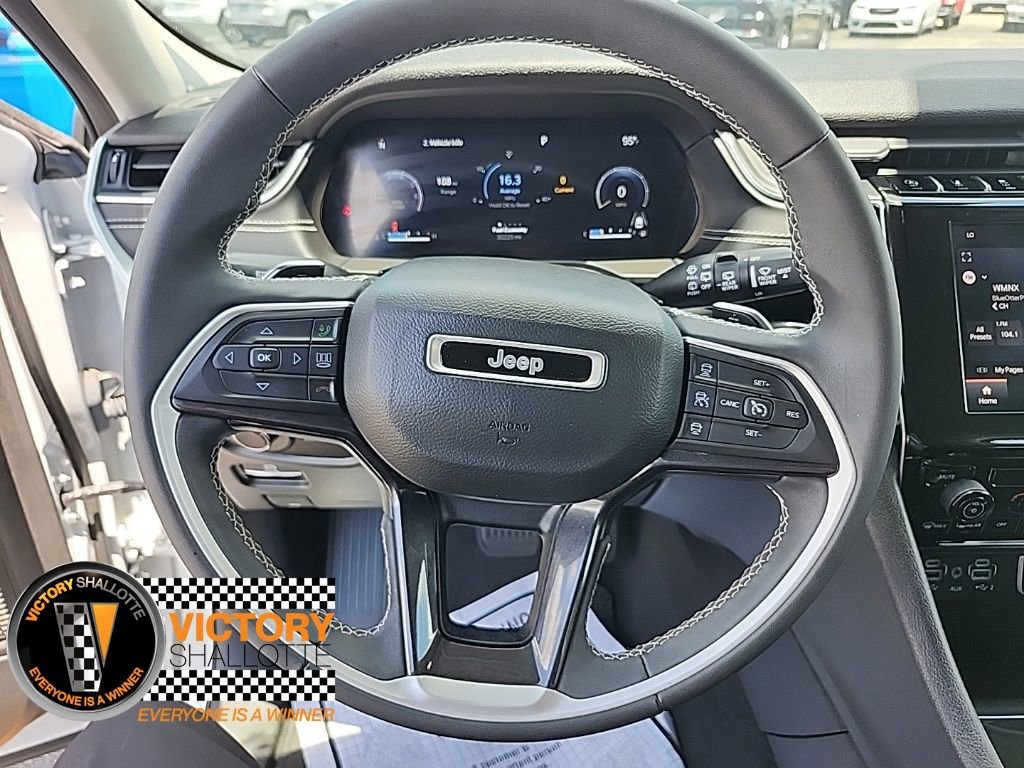 Certified 2023 Jeep Grand Cherokee Laredo image 4