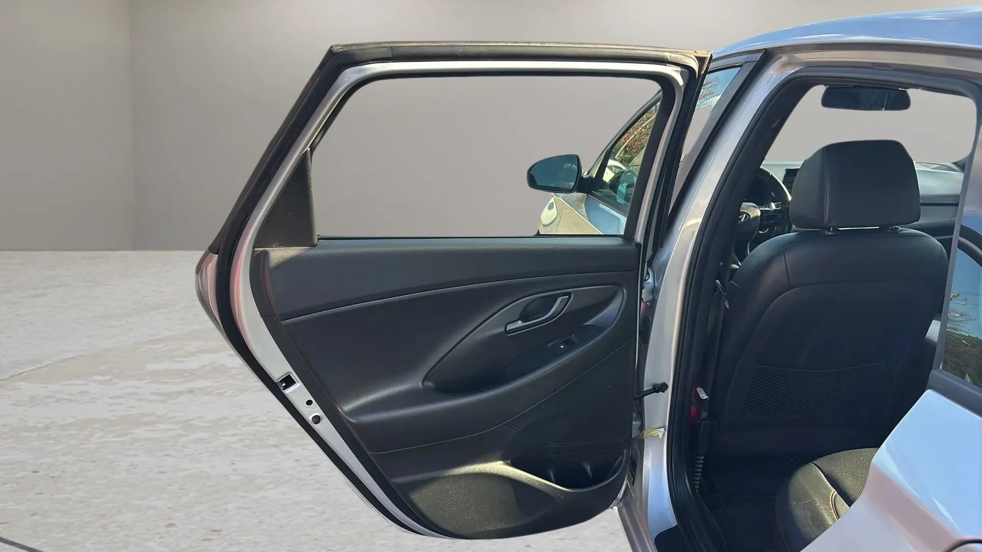 Used 2019 Hyundai Elantra GT N Line image 27