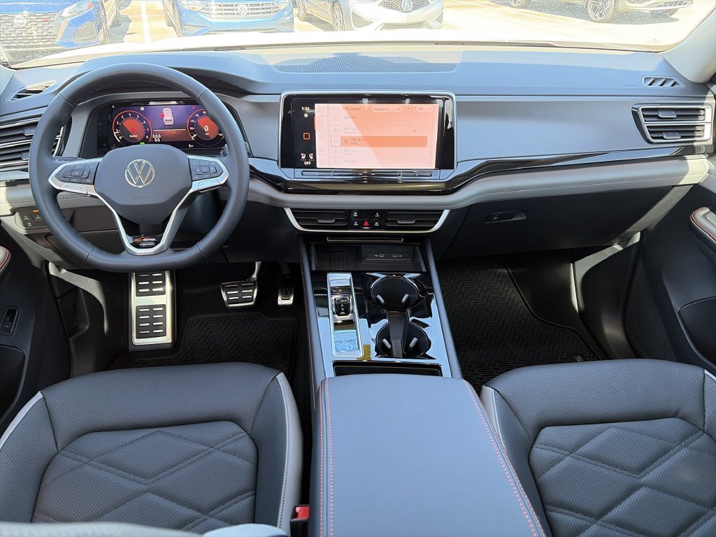 New 2026 Volkswagen Atlas Peak Edition AWD/4WD image 2