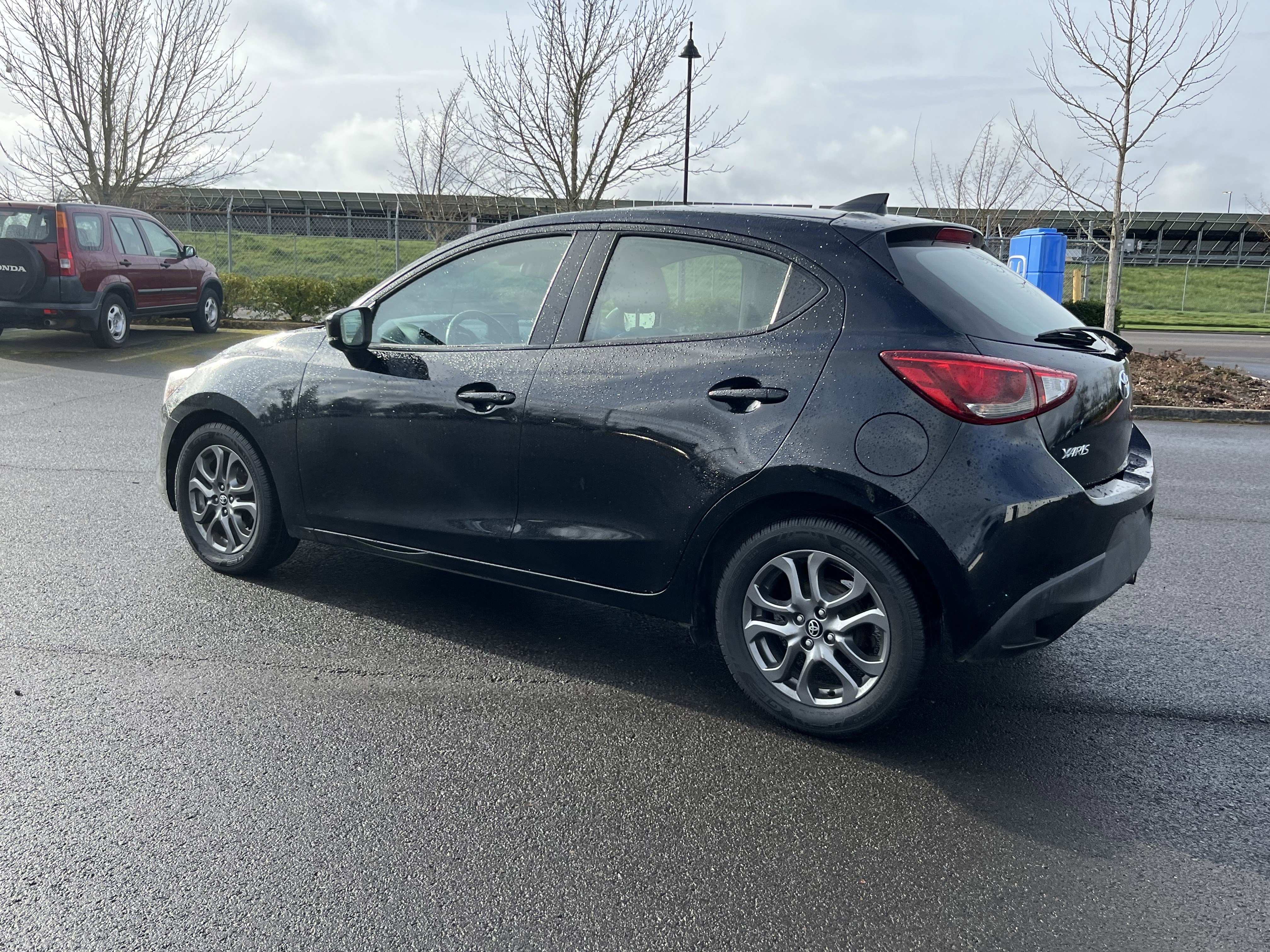 Used 2020 Toyota Yaris XLE image 3