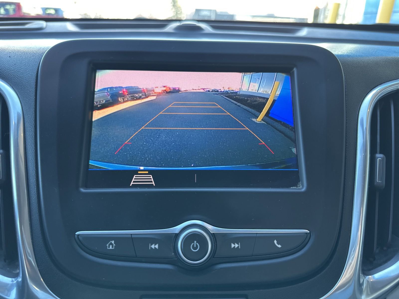 Used 2020 Chevrolet Equinox LS w/ LS Convenience Package image 21