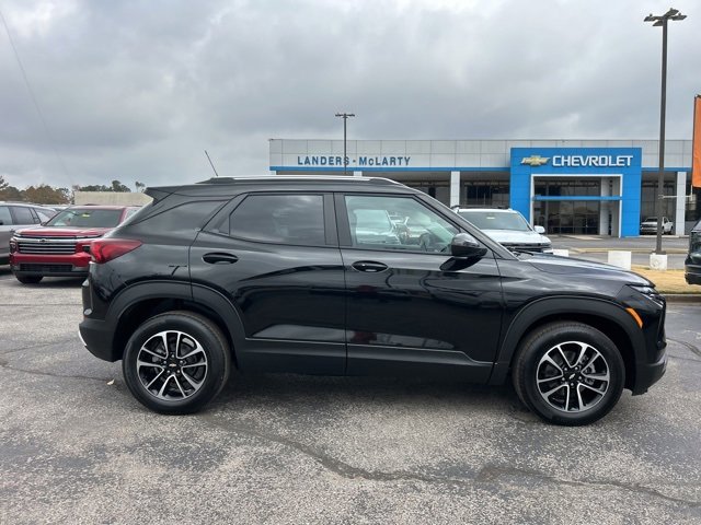 New 2026 Chevrolet TrailBlazer LT image 2