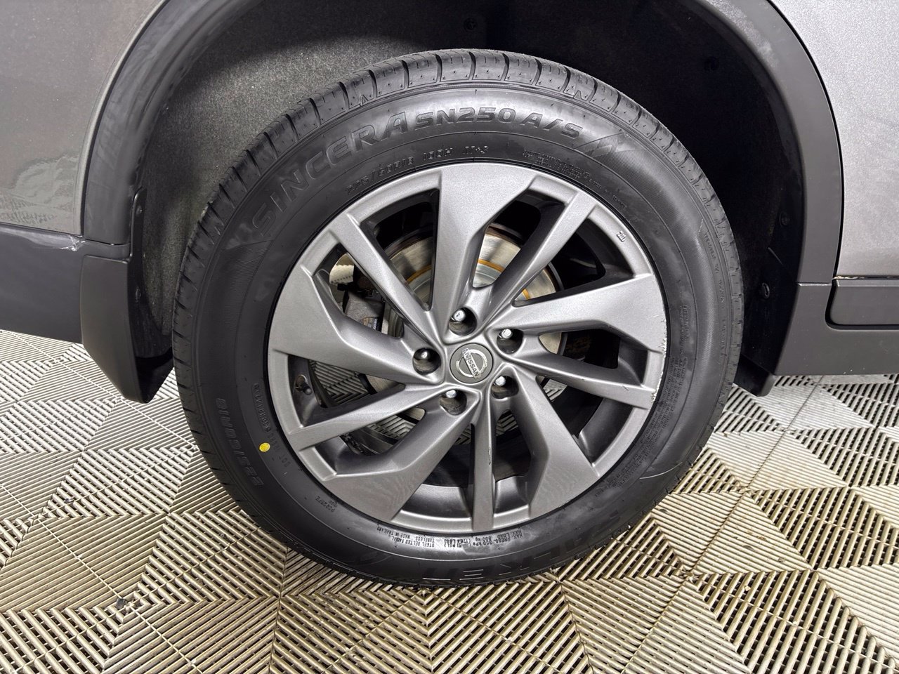 Used 2016 Nissan Rogue SL w/ SL Premium Package AWD/4WD image 36
