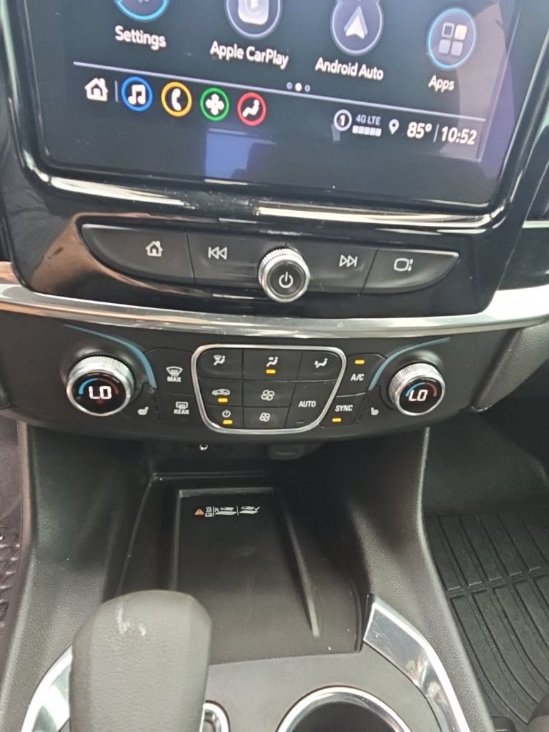 Used 2023 Chevrolet Traverse LT FWD image 17