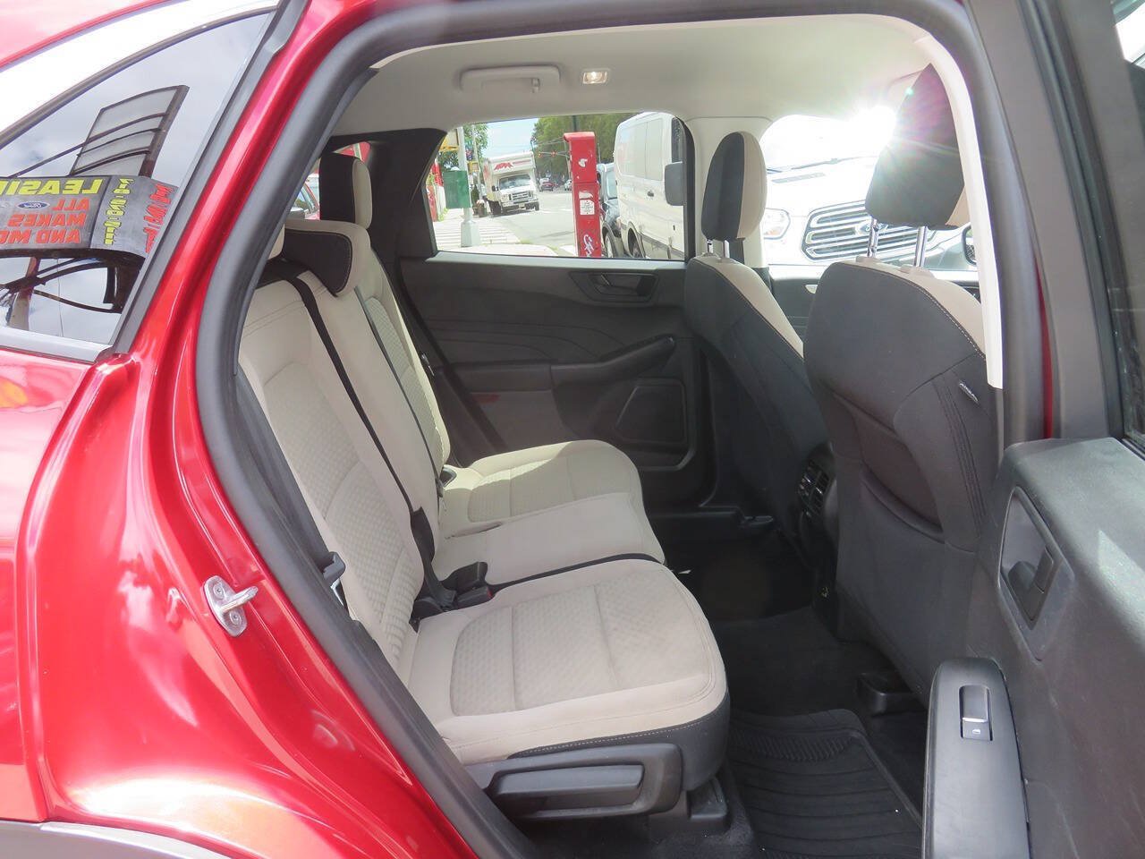 Used 2022 Ford Escape SE w/ Cold Weather Package AWD/4WD image 21