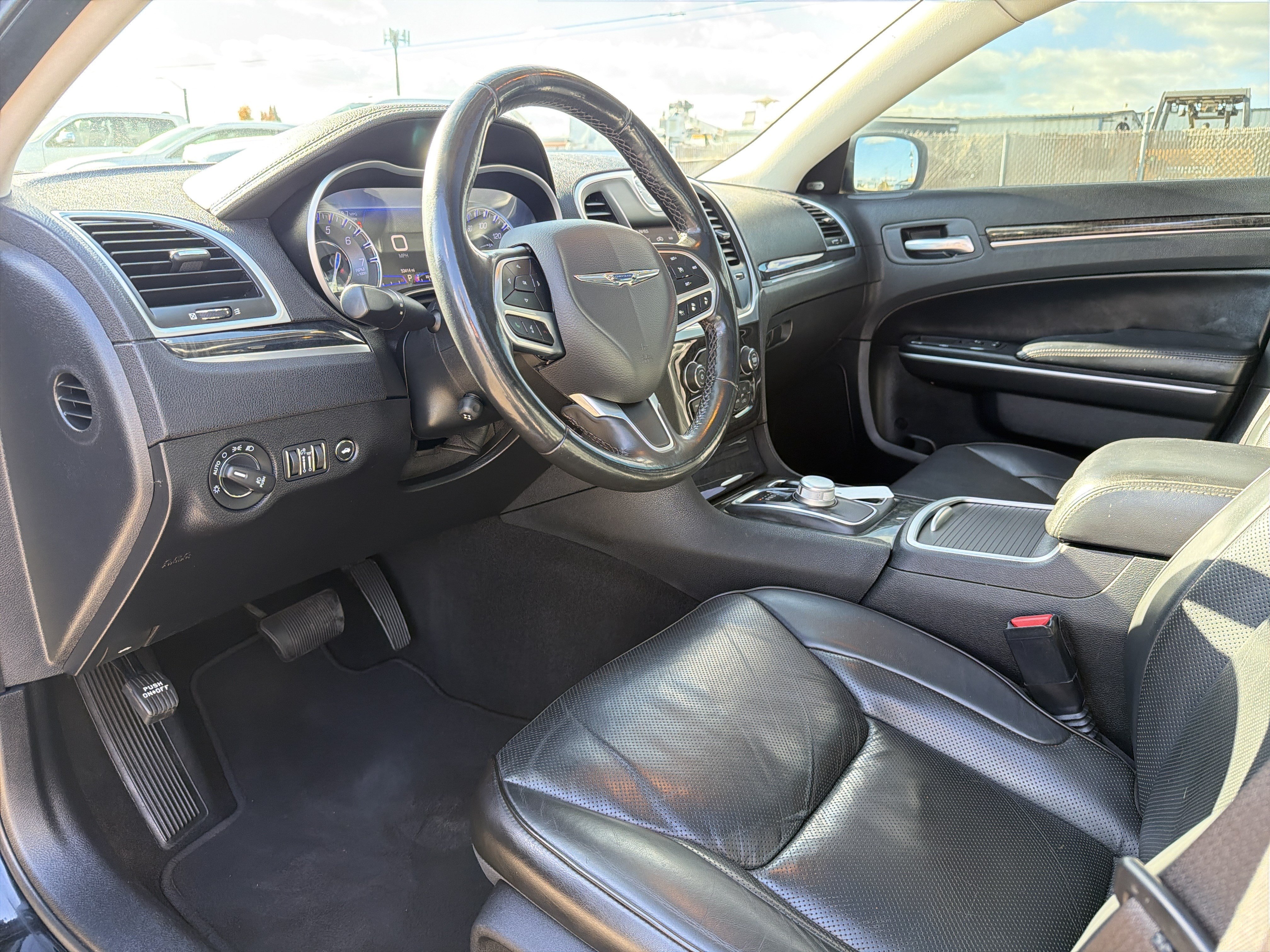 Used 2021 Chrysler 300 Touring L AWD/4WD image 9