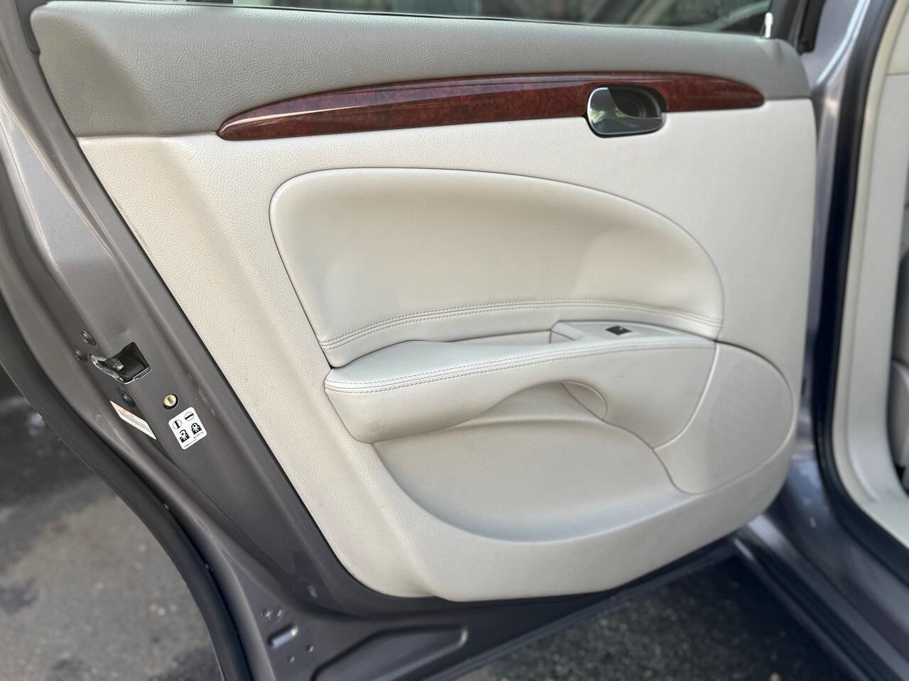 Used 2007 Buick Lucerne CXL w/ Luxury Package image 19