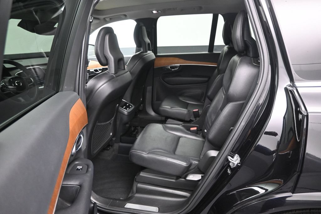 Used 2021 Volvo XC90 T6 Momentum AWD/4WD image 13