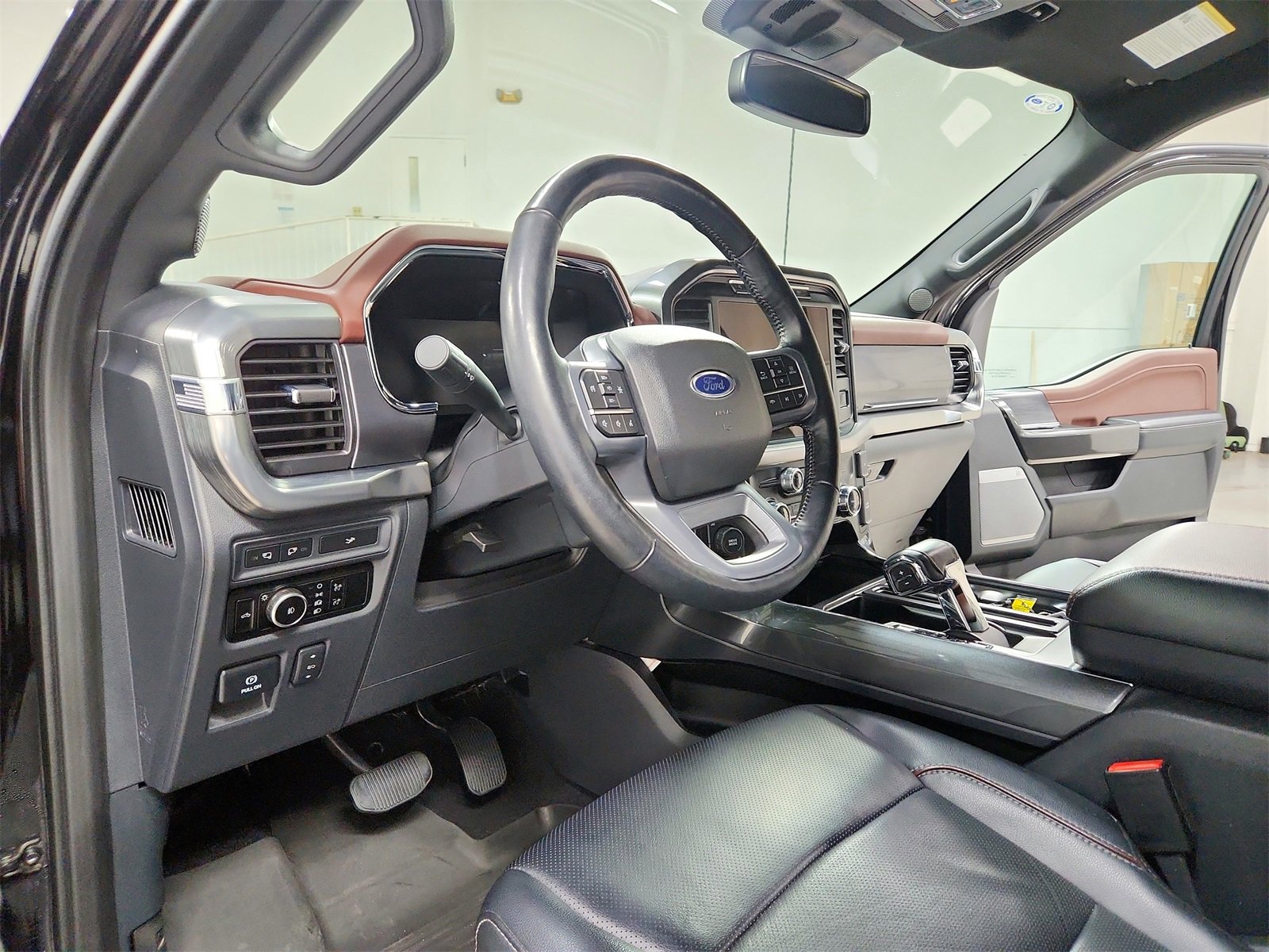 Used 2023 Ford F150 Lariat image 18