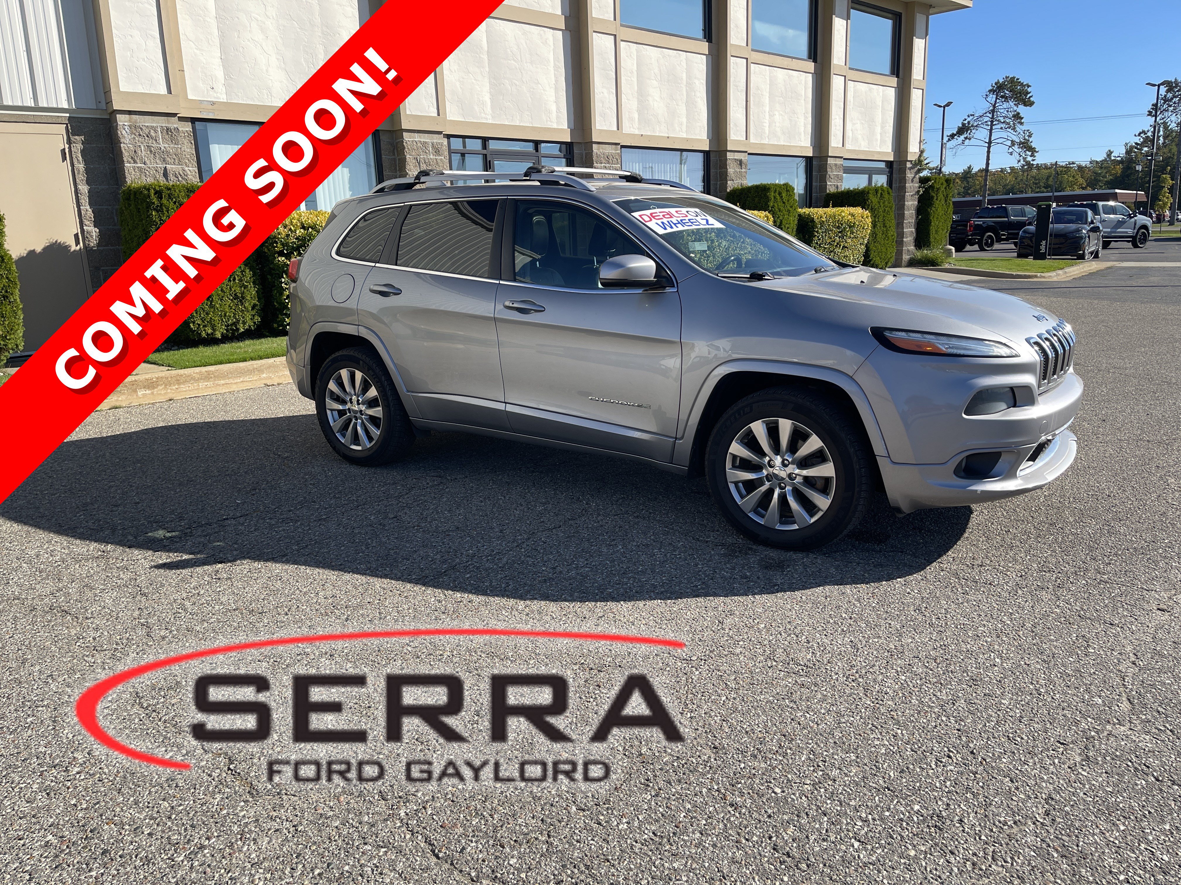 Used 2017 Jeep Cherokee Overland w/ Trailer Tow Prep Group AWD/4WD image 1