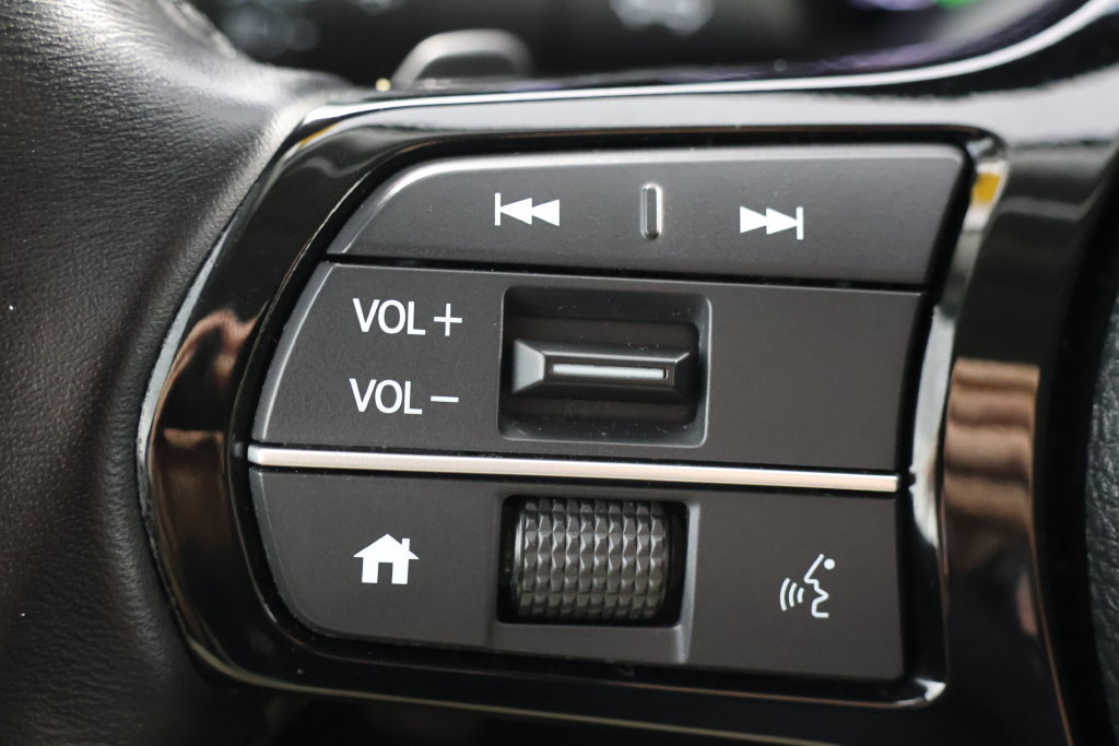 Used 2025 Honda Pilot EX-L image 11
