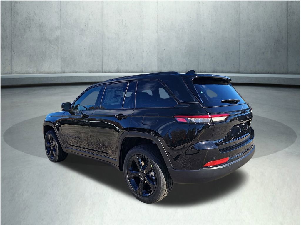 New 2025 Jeep Grand Cherokee Altitude image 3