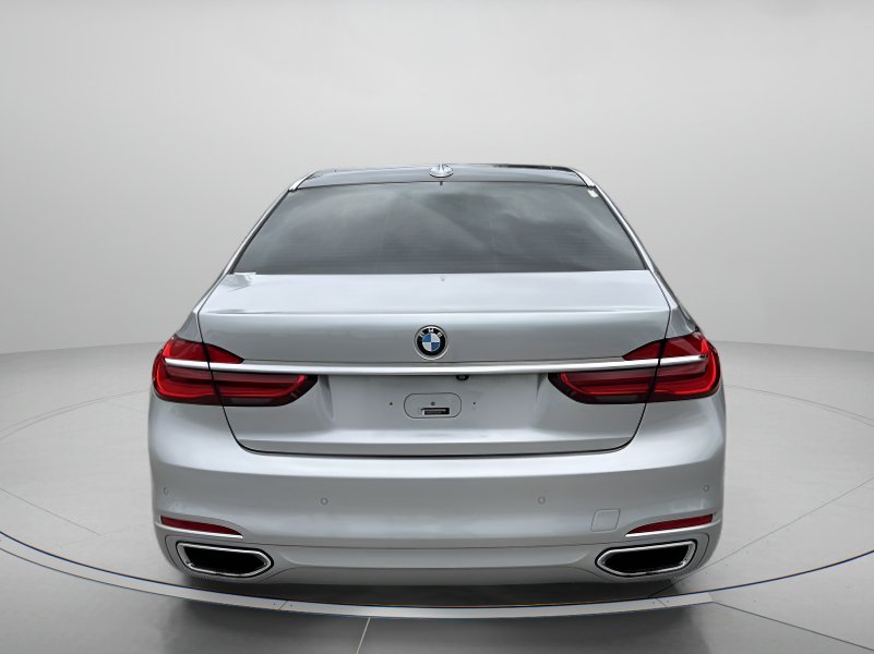 Used 2018 BMW 750i RWD image 4