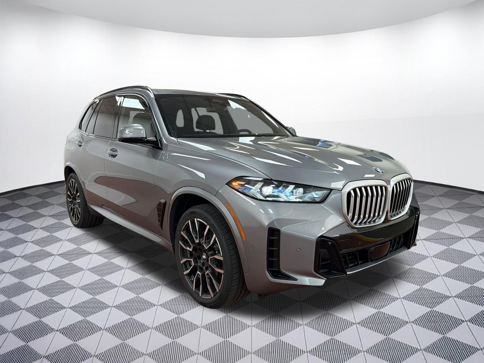 Used 2026 BMW X5 xDrive40i w/ M Sport Package AWD/4WD image 7