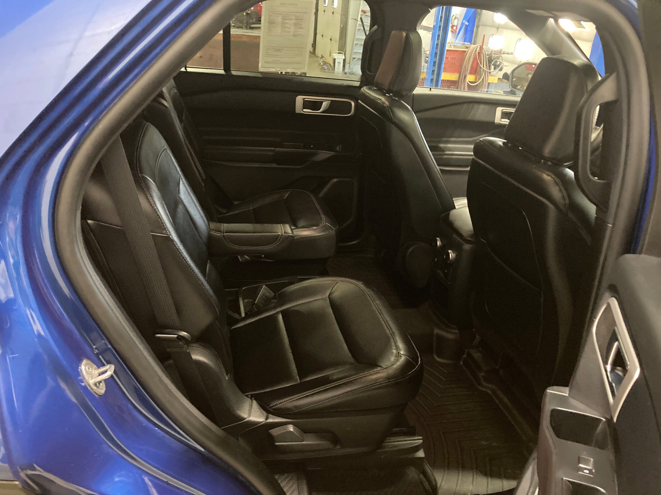 Used 2020 Ford Explorer XLT w/ Equipment Group 202A AWD/4WD image 7