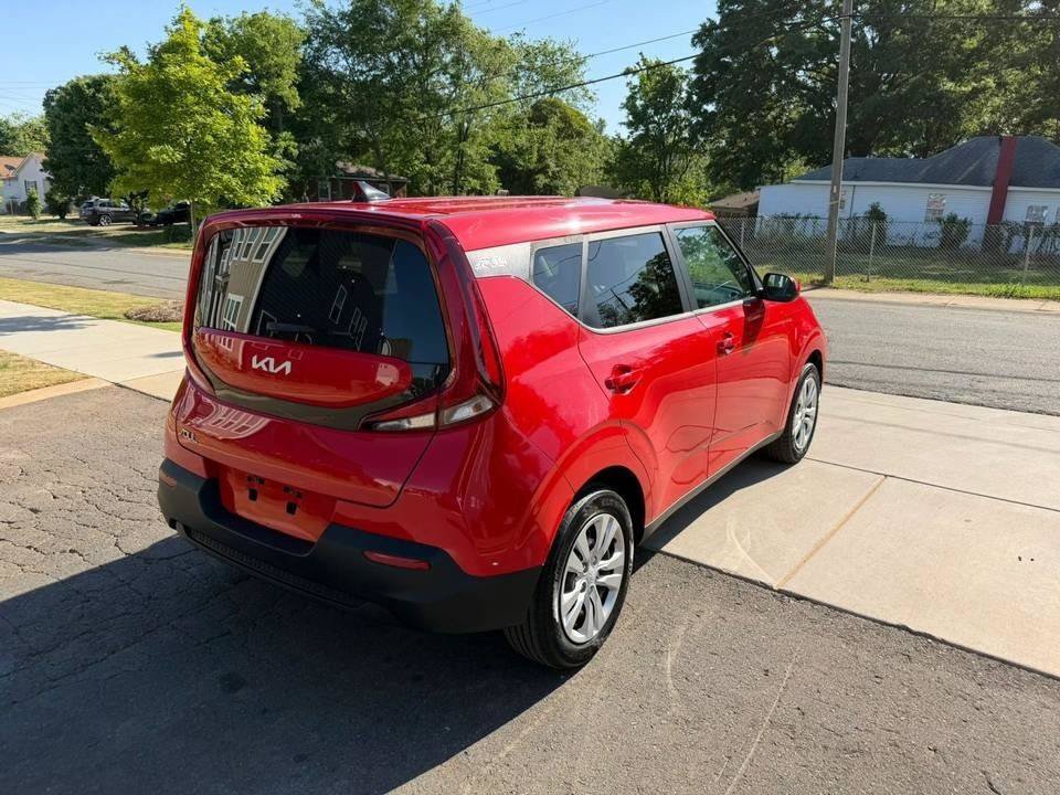 Used 2022 Kia Soul LX w/ Technology Package FWD image 7
