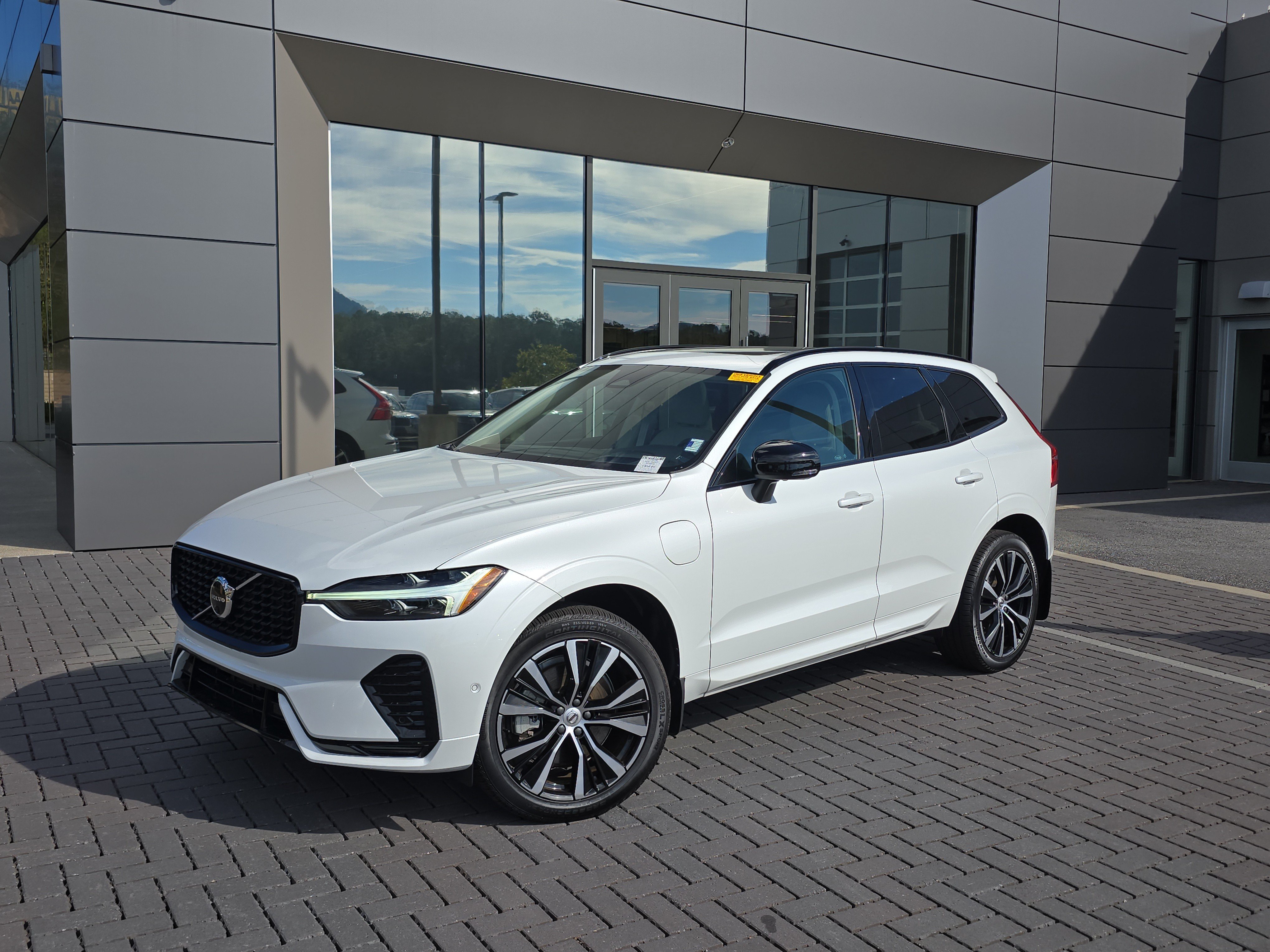 Used 2023 Volvo XC60 T8 Ultimate