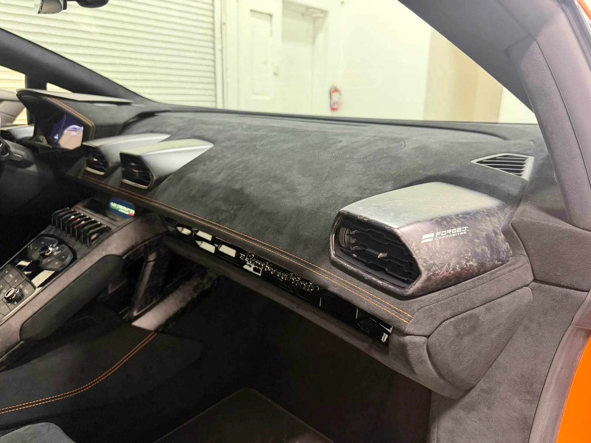 Used 2018 Lamborghini Huracan Performante AWD/4WD image 38