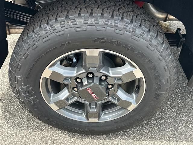 New 2026 GMC Sierra 2500 SLT w/ SLT Premium Package AWD/4WD image 15