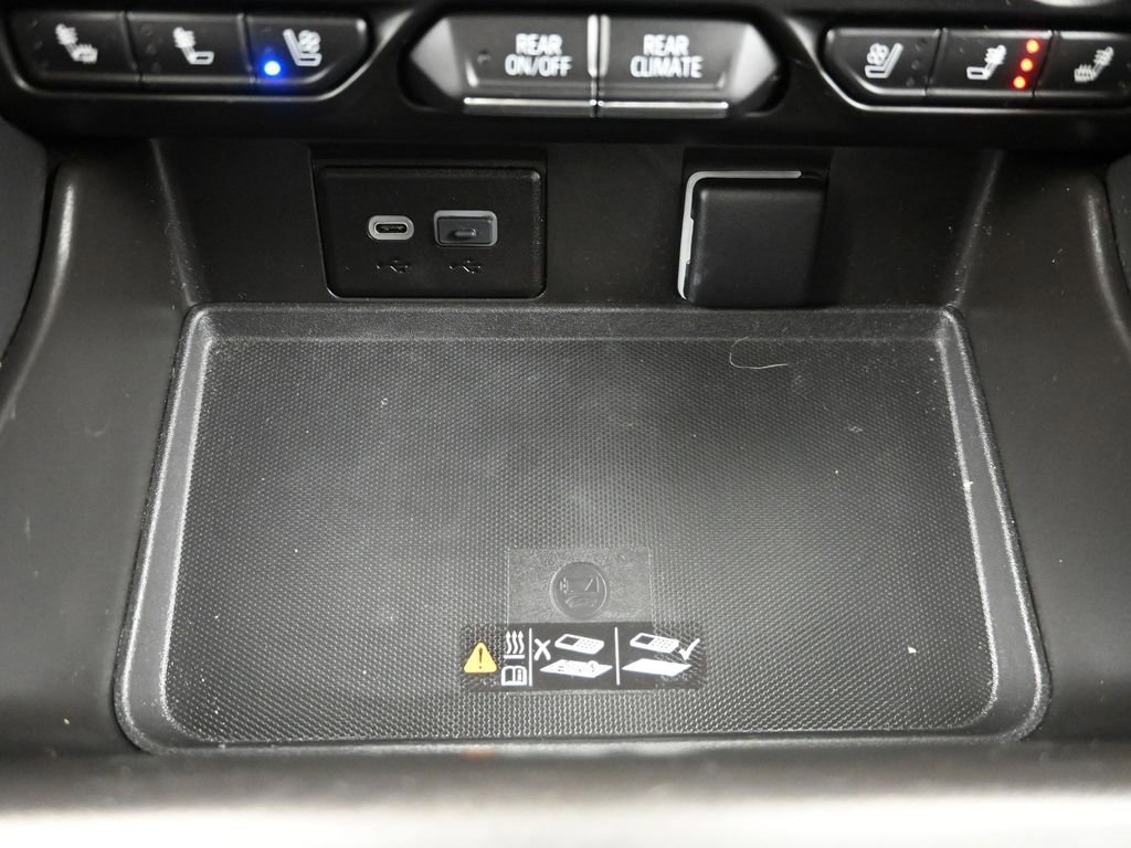 Used 2023 Chevrolet Tahoe Premier AWD/4WD image 24