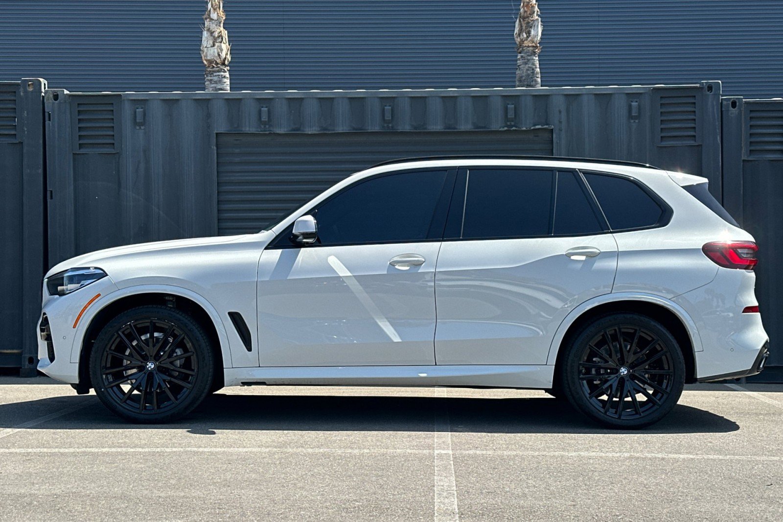 Used 2023 BMW X5 sDrive40i w/ M Sport Package RWD image 2
