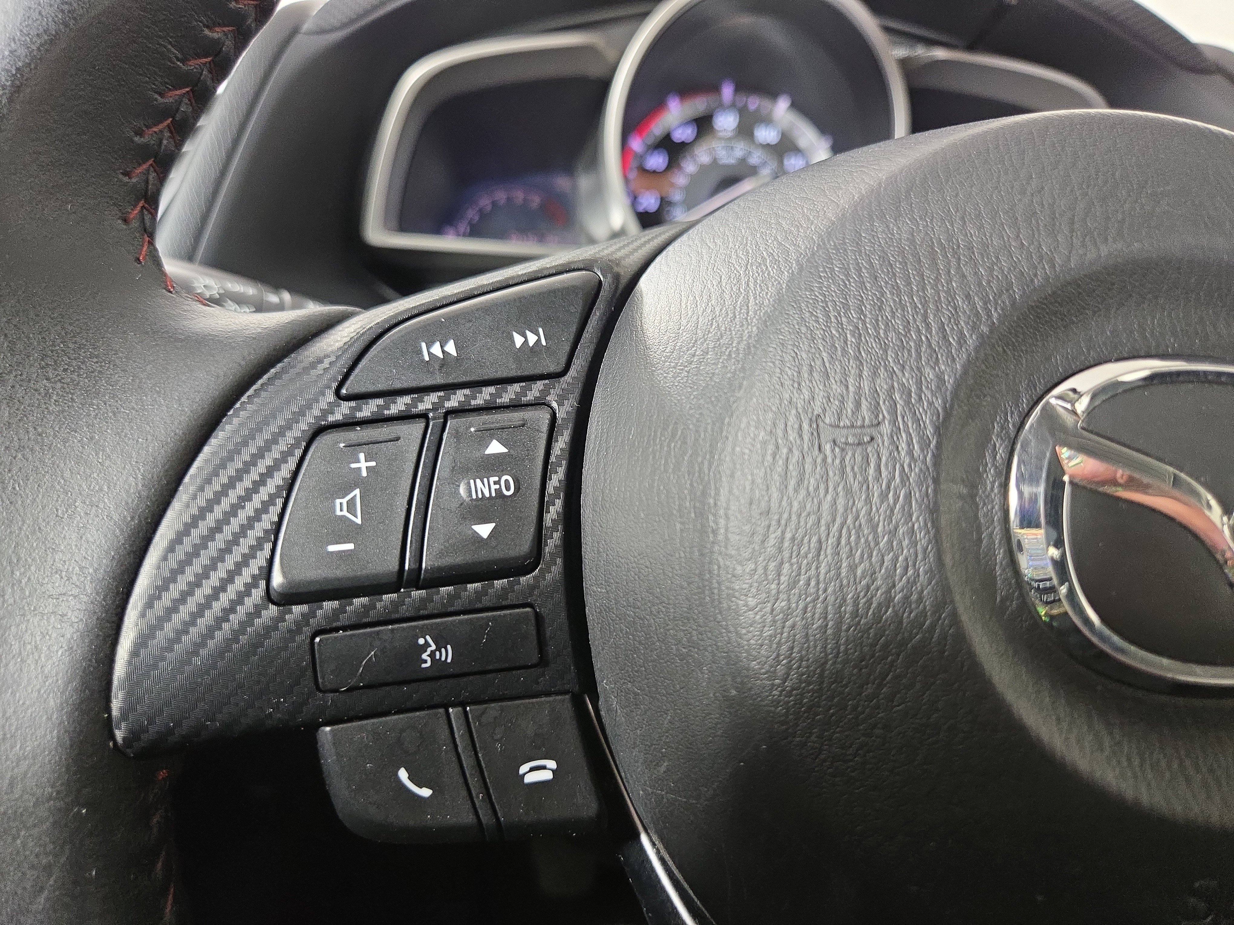 Used 2014 MAZDA MAZDA3 i Touring w/ Technology Package image 15