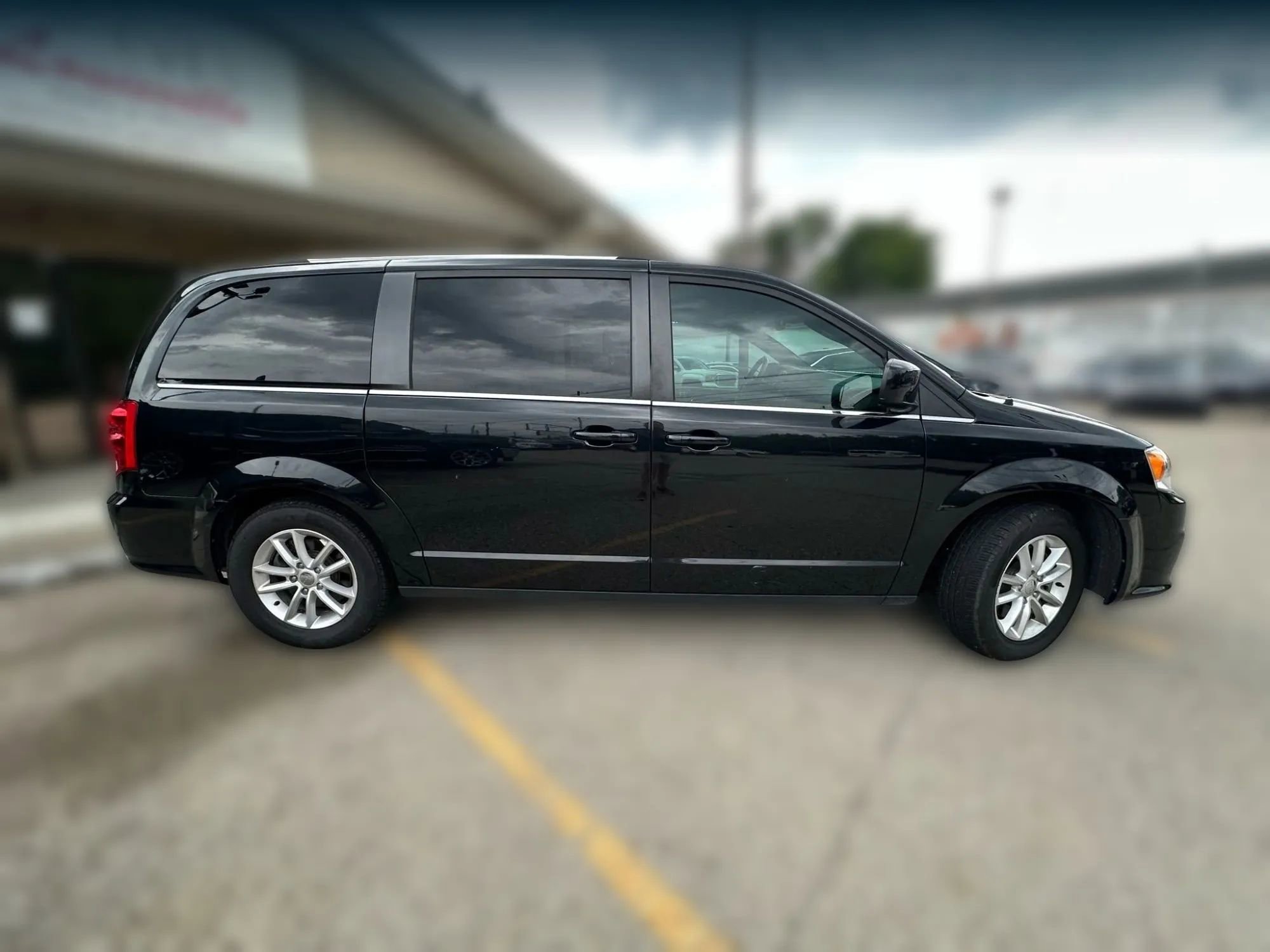 Used 2020 Dodge Grand Caravan SXT image 8