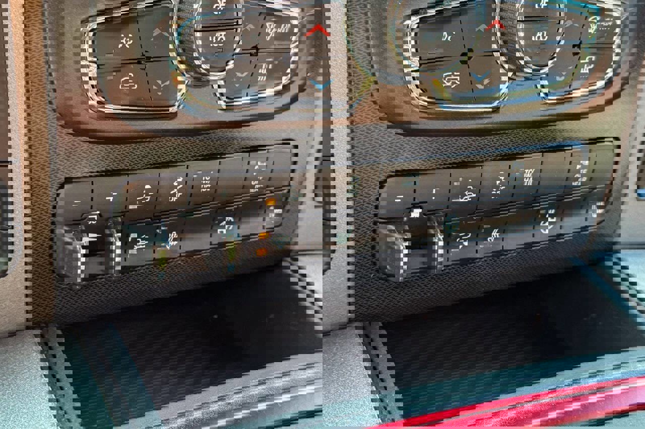 Used 2017 RAM 1500 Rebel w/ Luxury Group image 31