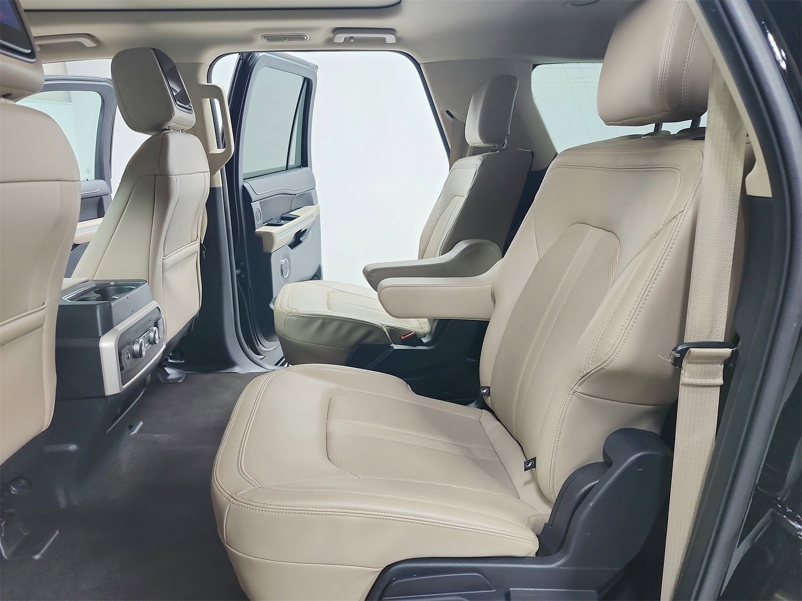 Used 2023 Ford Expedition Max Limited image 37