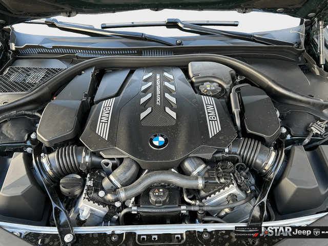 Used 2026 BMW M850i xDrive w/ M Carbon Exterior Package AWD/4WD image 32