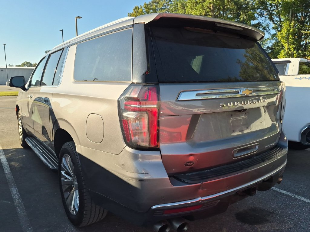 Used 2021 Chevrolet Suburban Premier w/ Premium Package AWD/4WD image 6