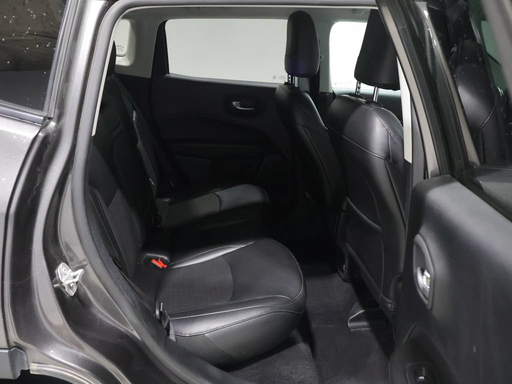 Used 2019 Jeep Compass Latitude AWD/4WD image 22