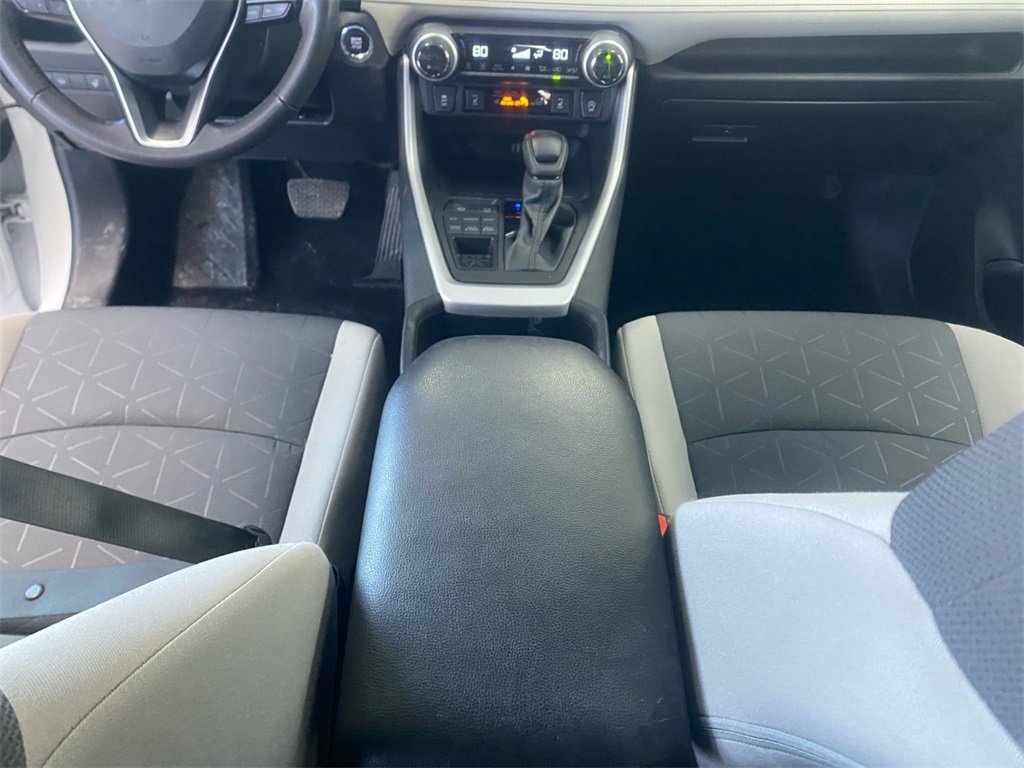 Used 2024 Toyota RAV4 XLE w/ Convenience Package image 11