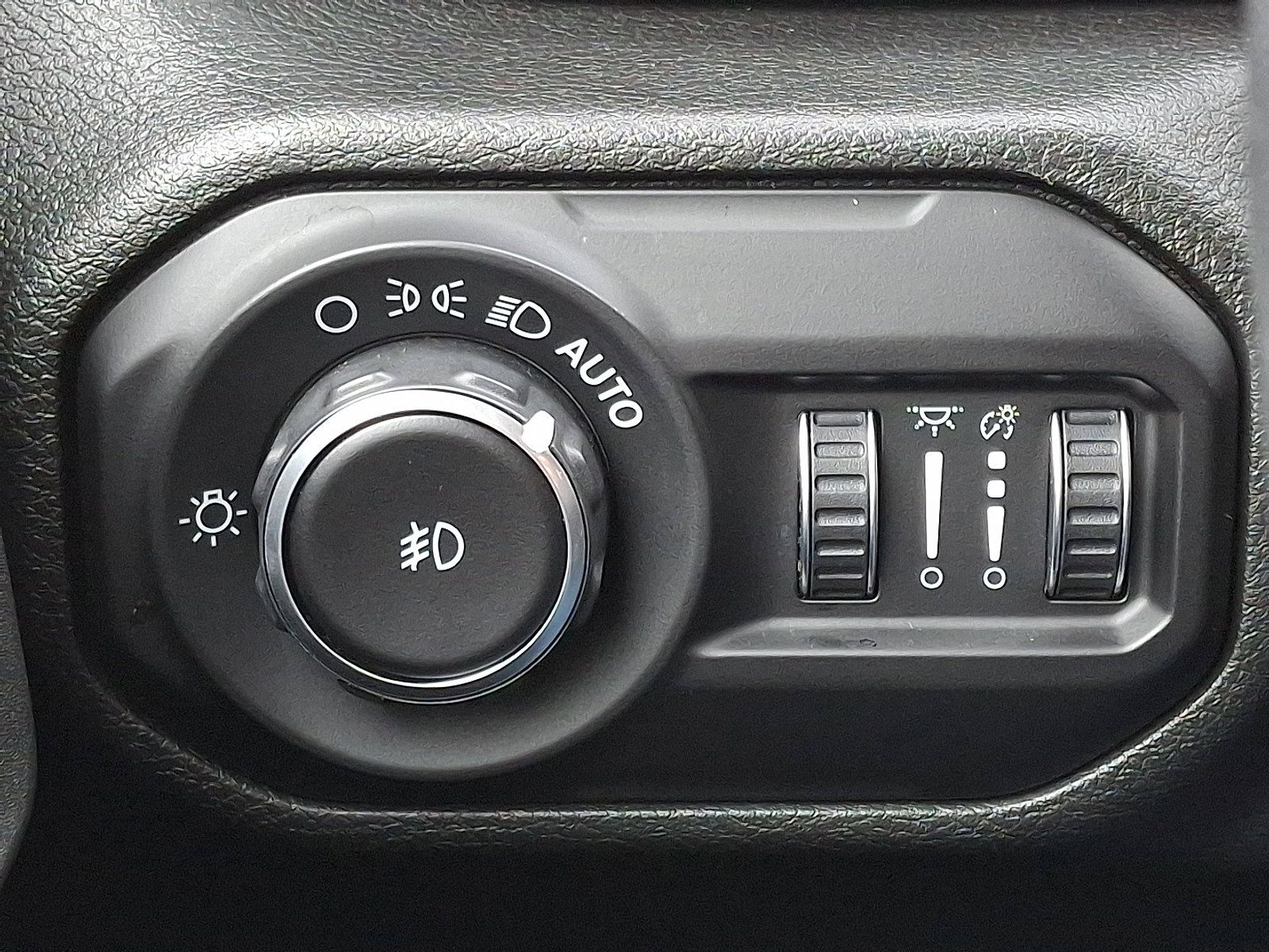 Used 2020 Jeep Wrangler Unlimited Sport image 27