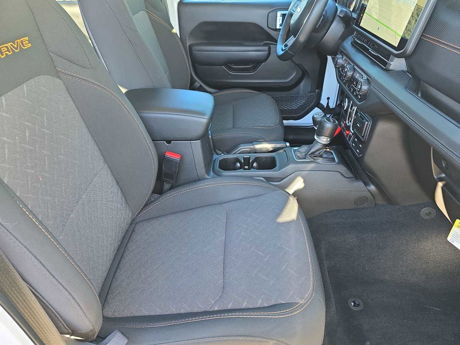 Certified 2024 Jeep Gladiator Mojave w/ Technology Group image 16